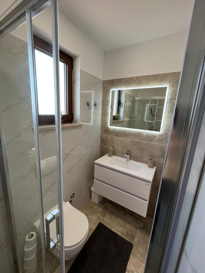Apartman Sara S Pogledom Na More Lovran Zewnętrze zdjęcie