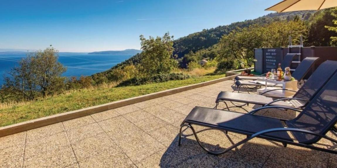 Apartman Sara S Pogledom Na More Lovran Zewnętrze zdjęcie
